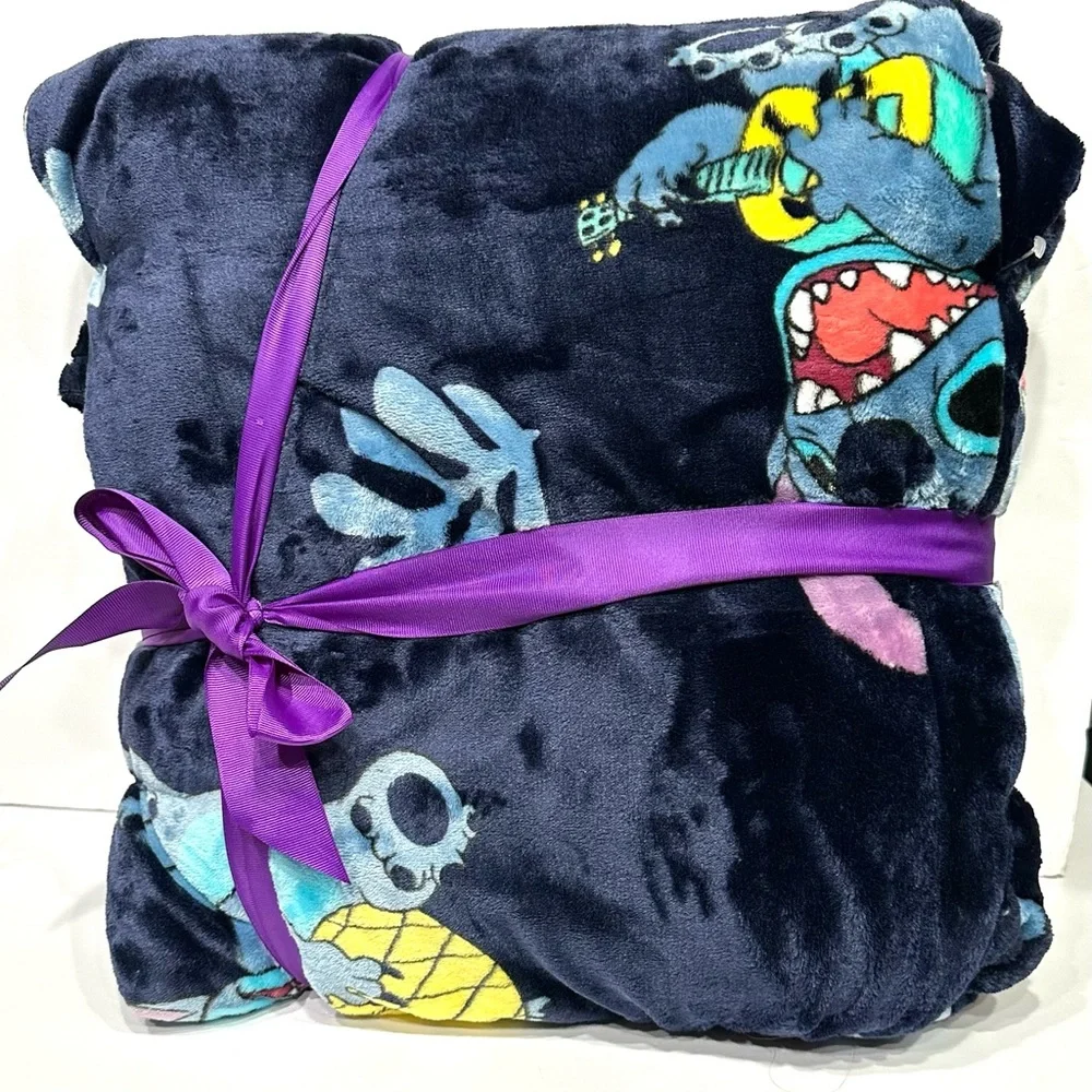 Disney Stitch Pineapple Guitar Soft Plush Dark Blue Blanket Full Queen 90X90 NEW - Picture 6 of 6